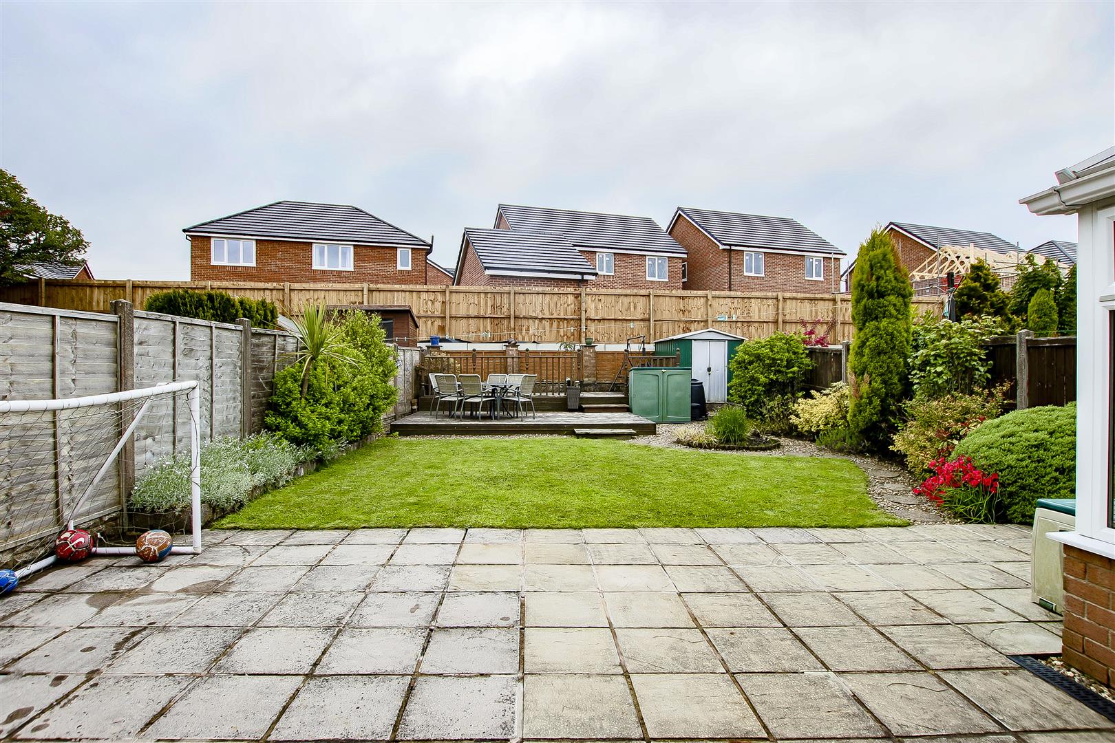 3 Bed Semi-detached House For Sale - Main Image
